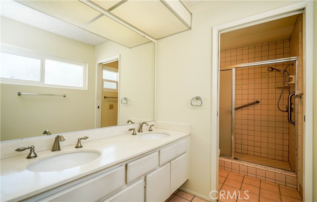 26005 Andrea Court, Mission Viejo CA: https://media.crmls.org/medias/45fd21cc-86f6-42c3-acea-f93653ed8c1e.jpg