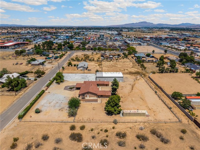 11915 Redwood Avenue, Hesperia CA: https://media.crmls.org/medias/45fd430f-a031-4a87-a826-29afcc762206.jpg