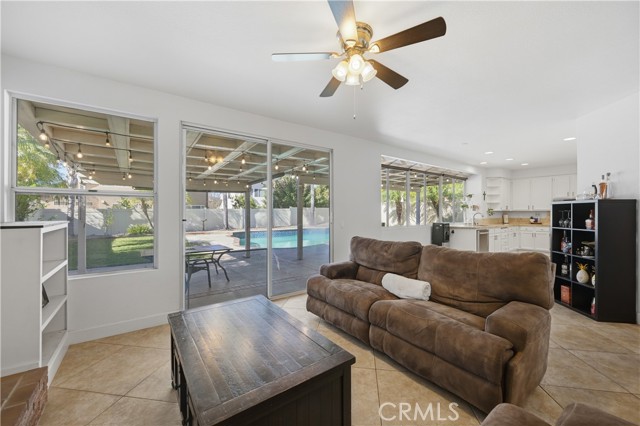 Detail Gallery Image 5 of 38 For 41685 Elk Run, Murrieta,  CA 92562 - 4 Beds | 2/1 Baths