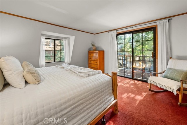 755 Holmes Lane, Sugarloaf CA: https://media.crmls.org/medias/45fdb68e-7099-4dd5-95c6-cc69f7c4d717.jpg