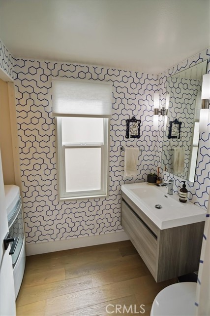 Image 9 of 27 For 4426 Kling Street