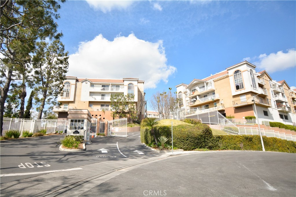 4755 Templeton Street 2116, Los Angeles, CA 90032