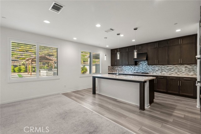 Detail Gallery Image 13 of 56 For 28600 Foothill Way, Saugus,  CA 91350 - 4 Beds | 3 Baths