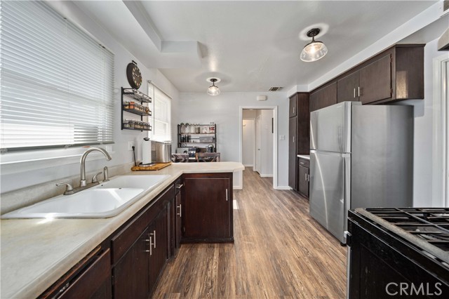 Detail Gallery Image 13 of 27 For 45362 15th St, Lancaster,  CA 93534 - 3 Beds | 1/1 Baths