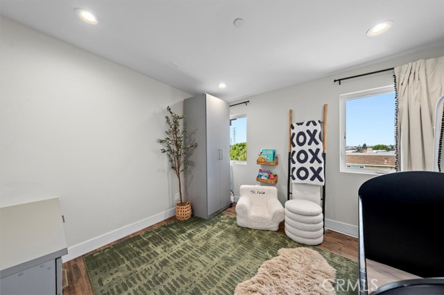 Detail Gallery Image 29 of 36 For 2713 Carnegie Ln #B,  Redondo Beach,  CA 90278 - 5 Beds | 4 Baths