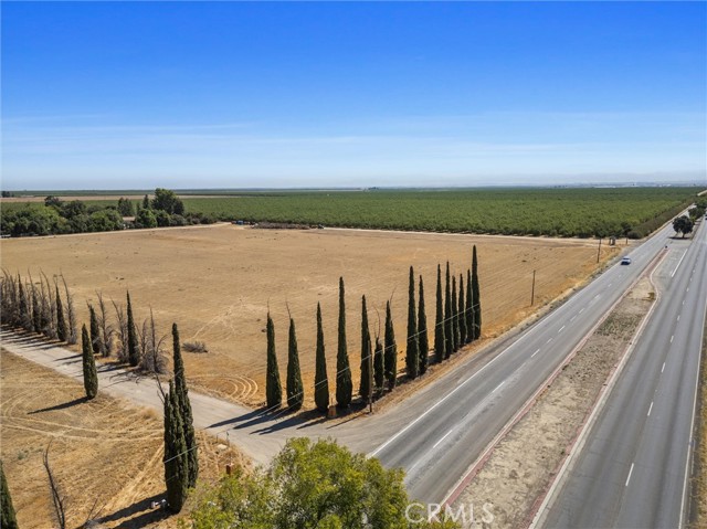 1320 E Lerdo, Shafter CA: https://media.crmls.org/medias/45ff89ff-bbb1-47d1-95be-399ffcee8034.jpg