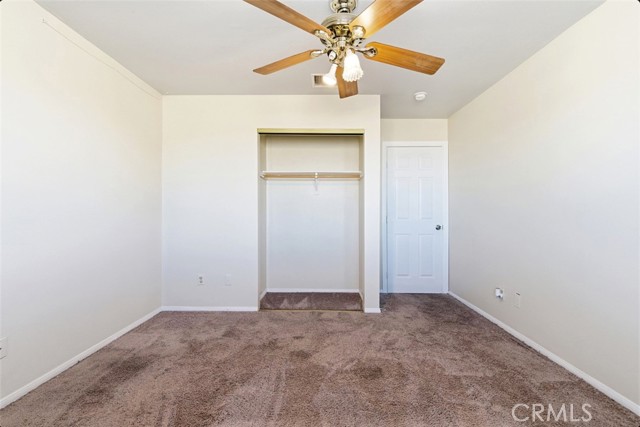 6895 Coyote Rd, Phelan CA: https://media.crmls.org/medias/460093c3-0f9c-4ee8-8fa3-644648f8c42f.jpg