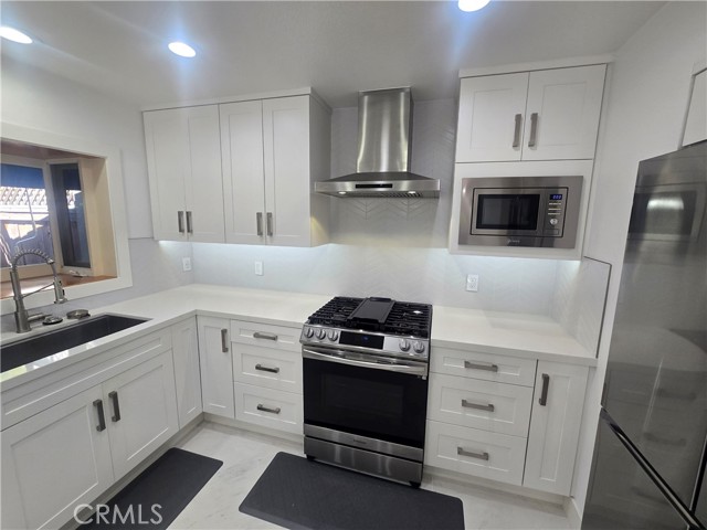 2524 Elden Avenue, Costa Mesa CA: https://media.crmls.org/medias/4600a544-9e15-4d84-83f2-7e6188739482.jpg