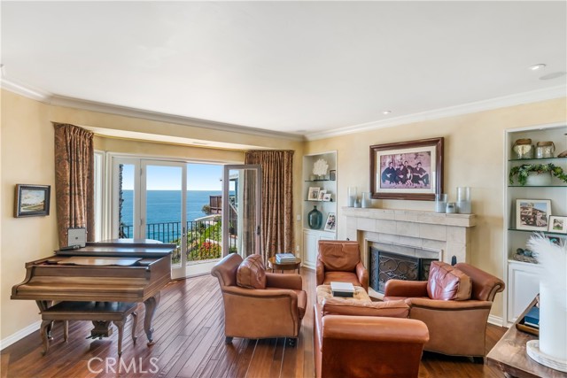 Detail Gallery Image 10 of 43 For 32061 Coast Hwy, Laguna Beach,  CA 92651 - 4 Beds | 4/2 Baths