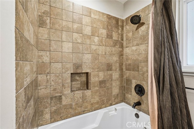 Detail Gallery Image 22 of 64 For 22301 Marilla St, Chatsworth,  CA 91311 - 4 Beds | 3 Baths