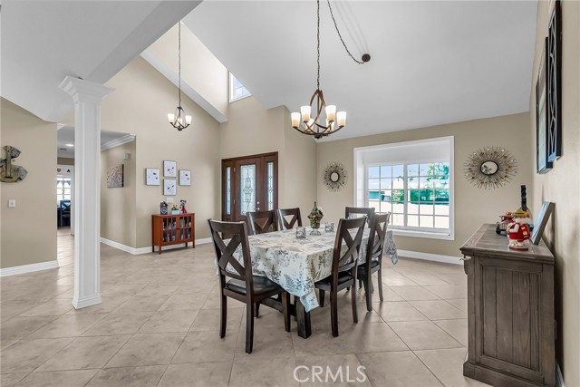 15725 Terraceview Court, Riverside CA: https://media.crmls.org/medias/4603888d-6366-43d1-8901-04ec1ea19389.jpg