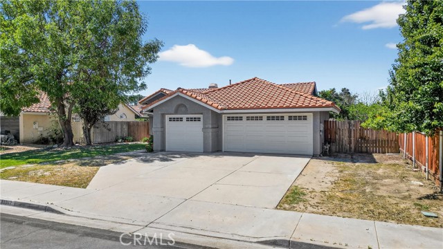 Detail Gallery Image 2 of 39 For 25307 Avenida Chagres, Hemet,  CA 92544 - 4 Beds | 2 Baths