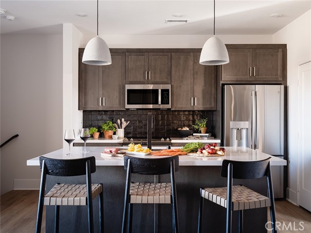 Detail Gallery Image 2 of 11 For 1150 Grassland Rd, Rancho Mission Viejo,  CA 92694 - 2 Beds | 3 Baths
