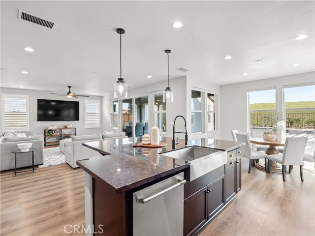 Detail Gallery Image 14 of 52 For 4483 Crown Bluffs Dr, Madera,  CA 93636 - 4 Beds | 3 Baths