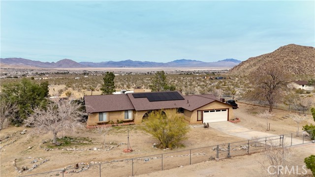 Detail Gallery Image 4 of 26 For 31784 Carson St, Lucerne Valley,  CA 92356 - 3 Beds | 2 Baths