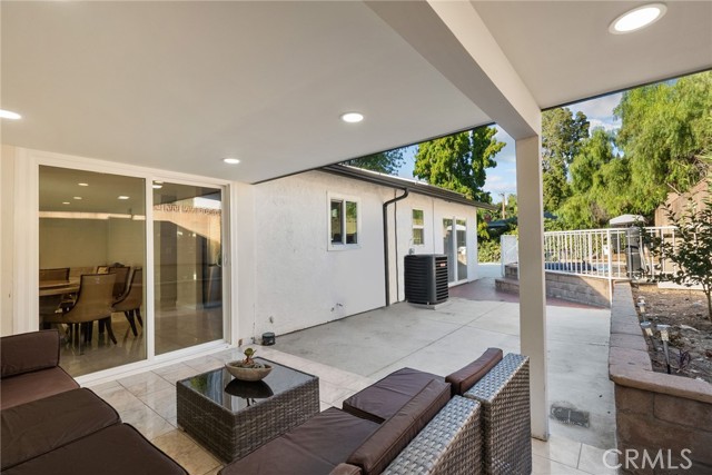 Detail Gallery Image 14 of 19 For 4700 Topanga Canyon Bld, Woodland Hills,  CA 91364 - 3 Beds | 2 Baths