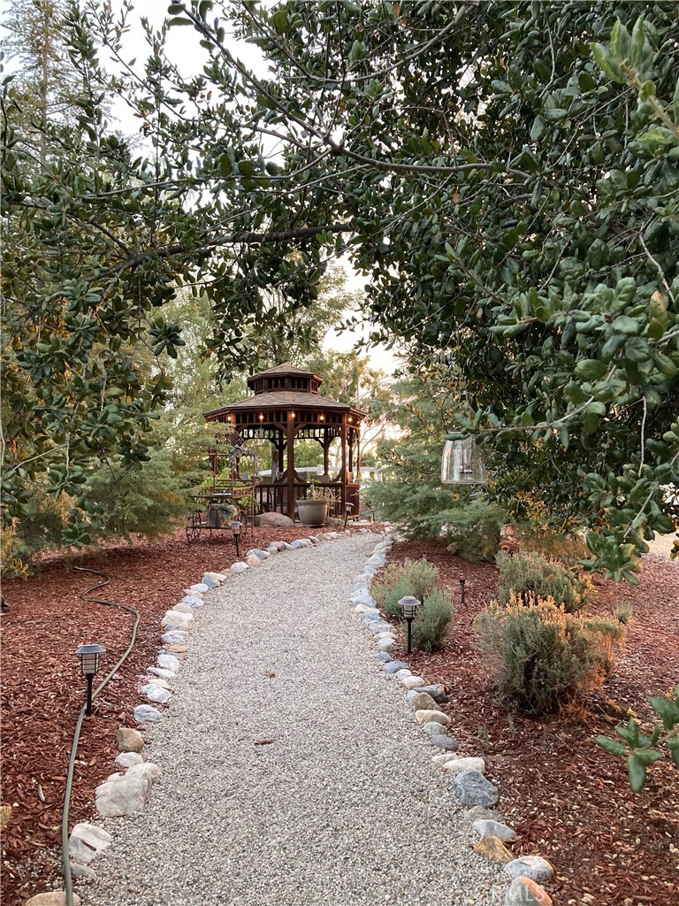 https://media.crmls.org/medias/4605b05b-49f5-42f0-b62e-f62f60c32a5c.jpg?preset=X-Large
