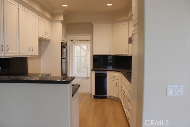 26452 La Scala, Laguna Hills CA: https://media.crmls.org/medias/4605d676-d911-45bc-8f12-1e4d35238d90.jpg