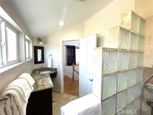 Detail Gallery Image 38 of 57 For 2711 Seaview Ave, Corona Del Mar,  CA 92625 - 2 Beds | 2 Baths