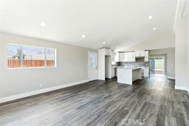 15872 Coral Street, Palm Springs CA: https://media.crmls.org/medias/460627bb-3801-406c-8c7f-6ea3213d4cdc.jpg