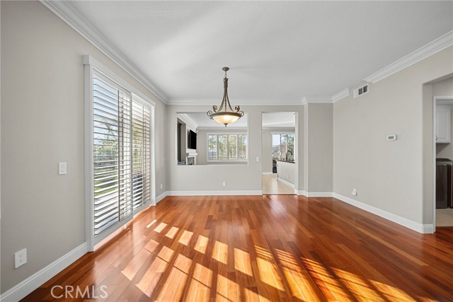 Detail Gallery Image 10 of 58 For 27641 Atlas Ln, Canyon Country,  CA 91351 - 4 Beds | 2/1 Baths