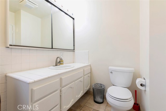 Detail Gallery Image 18 of 45 For 14719 Wyandotte St, Van Nuys,  CA 91405 - 2 Beds | 1/1 Baths