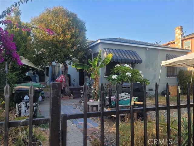 1723 W 35th Place, Los Angeles CA: https://media.crmls.org/medias/4607353d-2a78-4179-9208-be002ea3e9ab.jpg