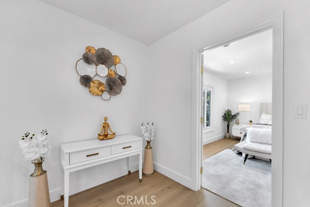 9500 Texhoma Avenue, Northridge CA: https://media.crmls.org/medias/46074431-1d45-4cd6-8629-b90796b655a9.jpg
