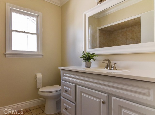 Detail Gallery Image 10 of 22 For 6906 Mclennan Ave, Lake Balboa,  CA 91406 - 3 Beds | 3 Baths