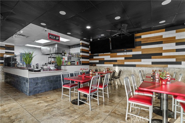 275 9th street, San Bernardino CA: https://media.crmls.org/medias/46091807-3ba6-4f2a-ad2b-7a7034bfc81b.jpg