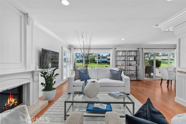 Detail Gallery Image 4 of 31 For 525 Vista Flora, Newport Beach,  CA 92660 - 3 Beds | 2/1 Baths