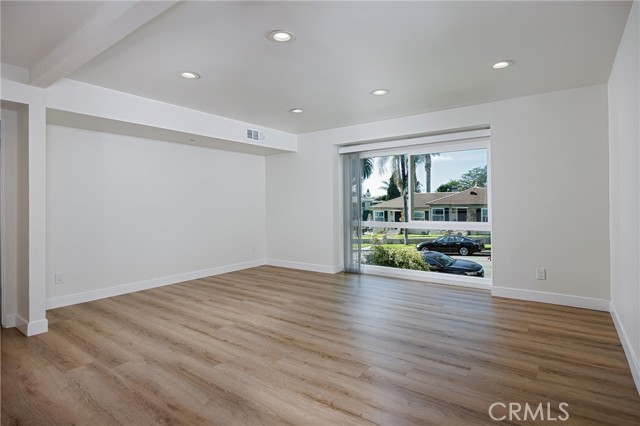 Detail Gallery Image 2 of 13 For 340 Cypress #2,  Laguna Beach,  CA 92651 - 2 Beds | 1 Baths