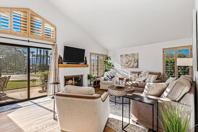 15 Marbella Lane, Palm Desert CA: https://media.crmls.org/medias/460a7d07-780d-4d36-9824-90d82d451019.jpg