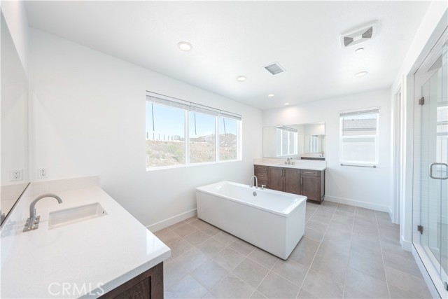 27554 Elderberry Dr, Valencia CA: https://media.crmls.org/medias/460ab38f-dba9-48bb-b498-0122bc067b55.jpg