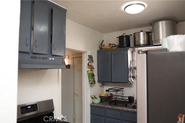 927 W 82nd Street, Los Angeles CA: https://media.crmls.org/medias/460ad209-4480-4b95-984f-d77923a360b6.jpg