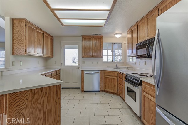 Detail Gallery Image 13 of 61 For 21960 Parkway Drive, Red Bluff,  CA 96080 - 3 Beds | 2 Baths
