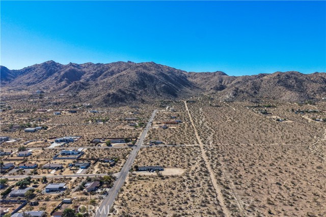 Detail Gallery Image 5 of 15 For 7442 Olympic Rd, Joshua Tree,  CA 92252 - – Beds | – Baths