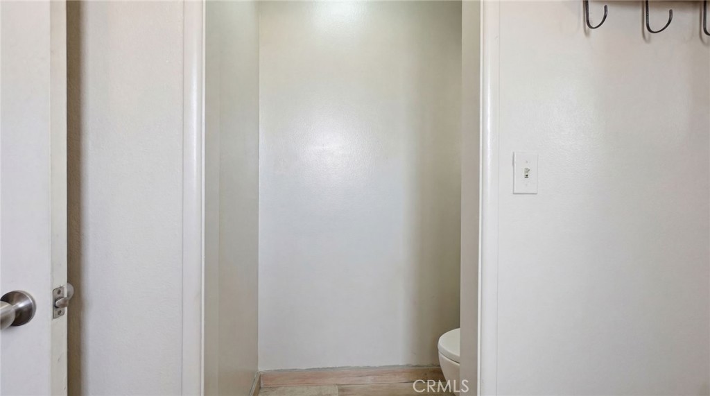 https://media.crmls.org/medias/460b44c5-f6e1-468d-82c1-d4255622cdd4.jpg?preset=X-Large