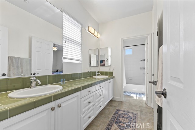 Detail Gallery Image 36 of 66 For 380 Highland Oaks Ct, Fallbrook,  CA 92028 - 5 Beds | 4/1 Baths