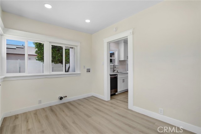 293 E Congress Street, Colton CA: https://media.crmls.org/medias/460c37f7-f14c-4eab-882b-9c4b7a71066e.jpg