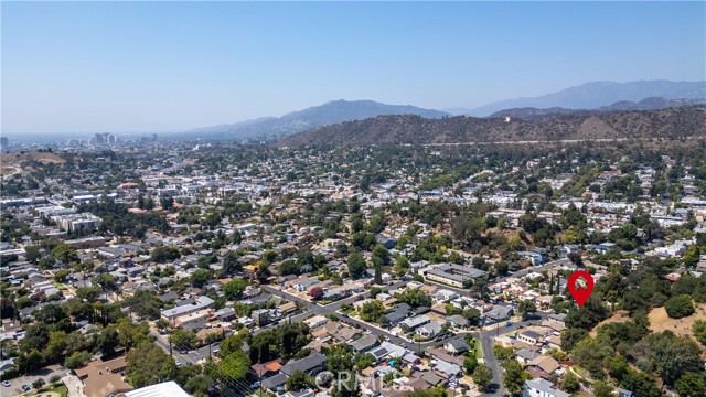 4868 La Roda Avenue, Eagle Rock CA: https://media.crmls.org/medias/460c3bee-0a6a-430b-a4fa-b1cc3fb3a6b2.jpg