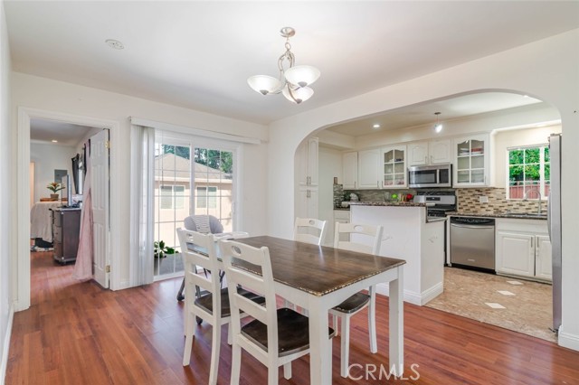 Detail Gallery Image 6 of 39 For 731 & 733 N. Alexander St, San Fernando,  CA 91340 - 5 Beds | 3 Baths