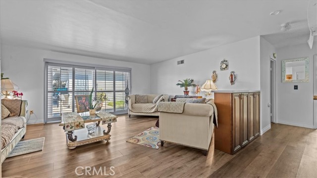 Detail Gallery Image 8 of 27 For 2918 Gladstone, Pomona,  CA 91767 - 3 Beds | 2 Baths