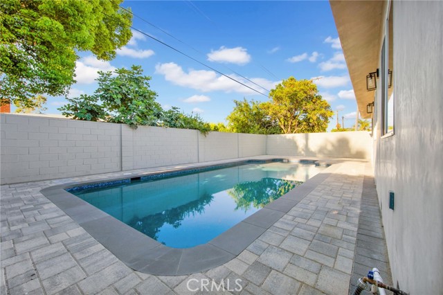 14625 Runnymede Street, Van Nuys CA: https://media.crmls.org/medias/460e66df-d47e-4581-a9ab-f61f3426bff6.jpg