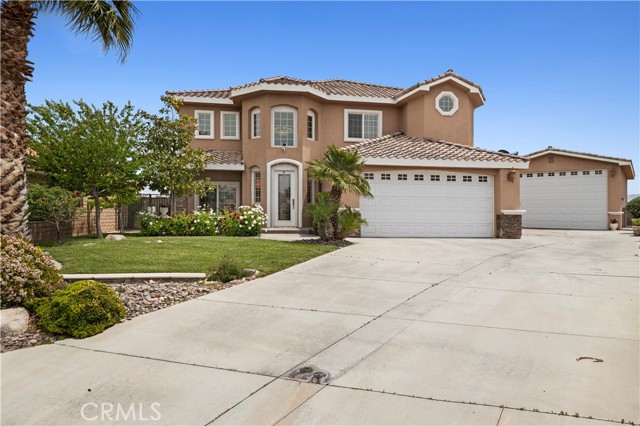 13985 Evergreen Lane, Victorville CA: https://media.crmls.org/medias/460e7c67-efd0-424c-91a6-054fda0ac1ad.jpg