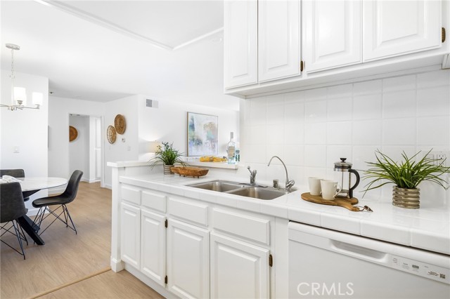 222 S Central Avenue, Los Angeles CA: https://media.crmls.org/medias/460ec0b7-8836-4db0-ad57-38b6015ae40a.jpg
