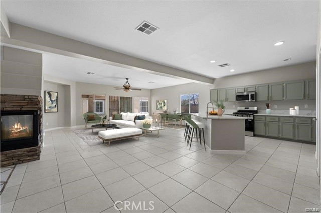 1037 Charles Street, Banning CA: https://media.crmls.org/medias/460ec472-3586-42d2-8041-3b8772369a9c.jpg