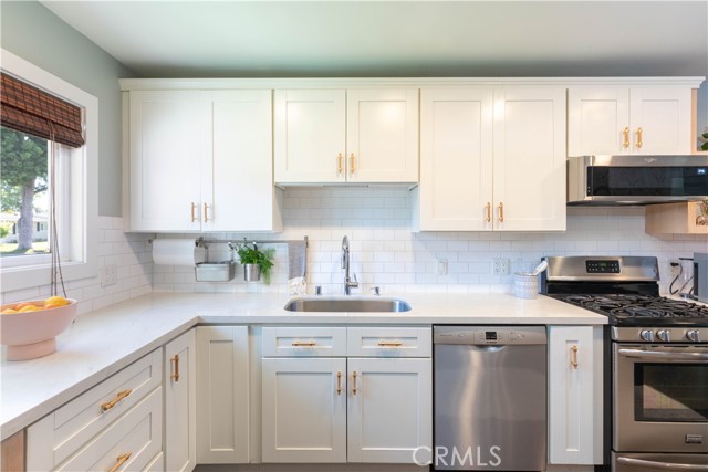 Detail Gallery Image 6 of 61 For 6903 E Driscoll St, Long Beach,  CA 90815 - 3 Beds | 2 Baths