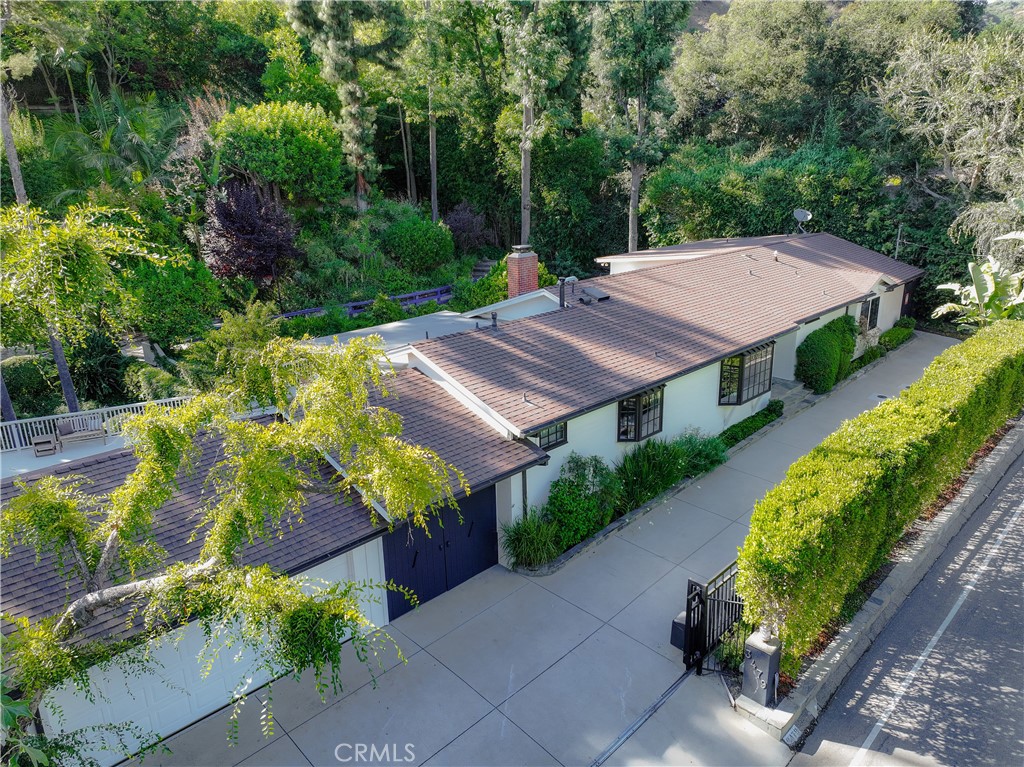 3479 Mandeville Canyon Road