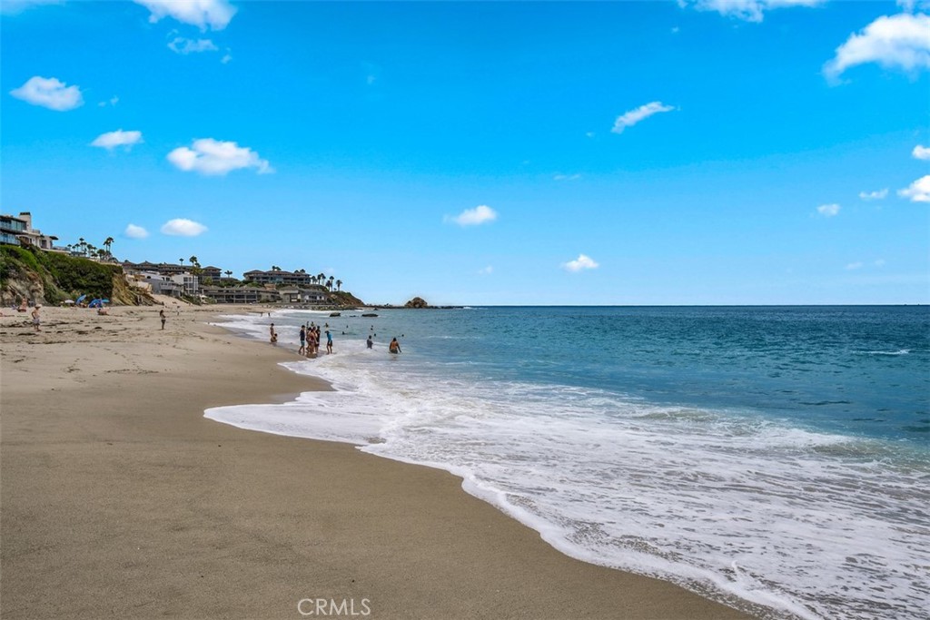 https://media.crmls.org/medias/4610525f-befb-4f32-a3b4-19ff96b25934.jpg?preset=X-Large
